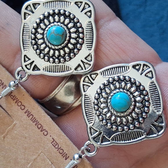 Brandy Melville Silver and Turquoise Necklace Set. - Picture 4 of 8